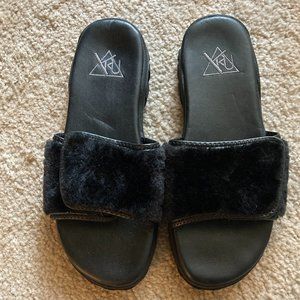 Black Furry Sandals - 8